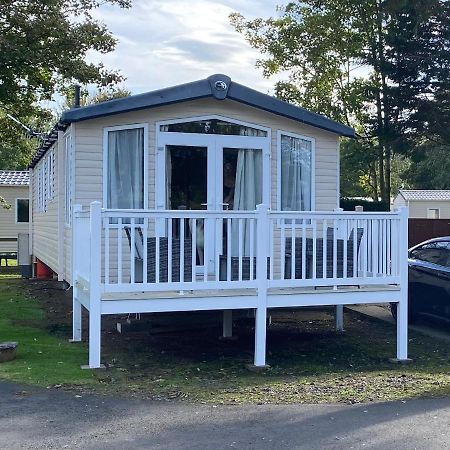 Prestige Static Caravan On 5 Star Holiday Park Cheswick  外观 照片