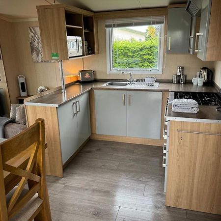 Prestige Static Caravan On 5 Star Holiday Park Cheswick  外观 照片
