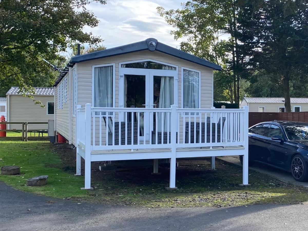 Prestige Static Caravan On 5 Star Holiday Park Cheswick  外观 照片