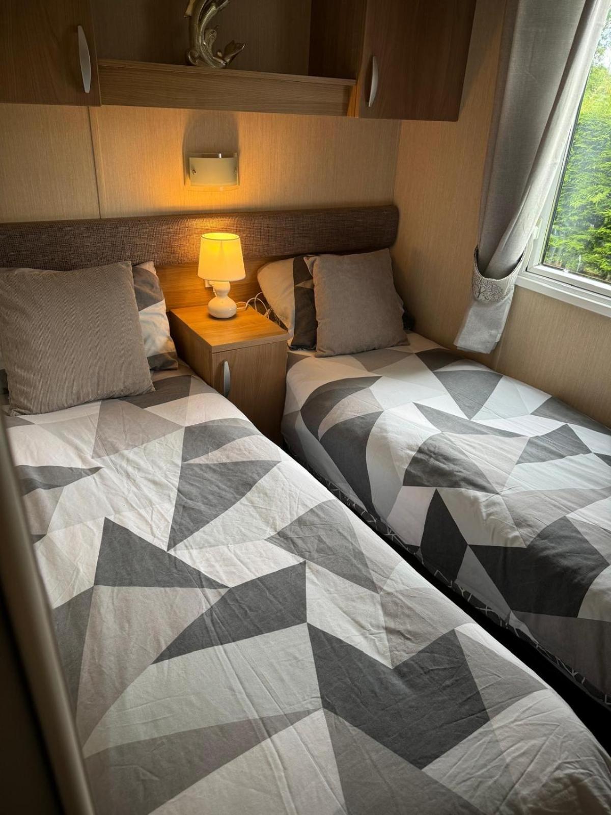 Prestige Static Caravan On 5 Star Holiday Park Cheswick  外观 照片